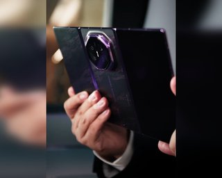 Величезний дисплей та нова камера: Huawei Mate XT 2 вперше показали в мережі (фото, відео)