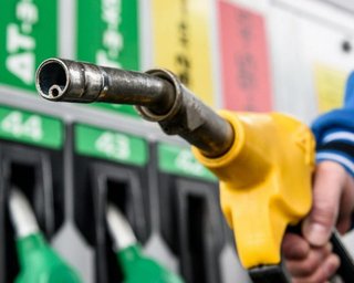 Подорожчання палива в Україні: у Кабміні пообіцяли приборкати ціни на АЗС