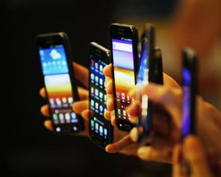 От наживы до свободы. Самые известные sms-вирусы, ворующие деньги и создающие революции