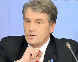 Ющенко потребовал от Нацсовета выбрасывать из информпространства телеканалы, нарушающие языковой режим