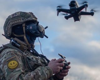 "Не видно людському оку": Z-блогер заявив, що цілі для дронів ЗСУ "підсвічують лазерами" з квартир
