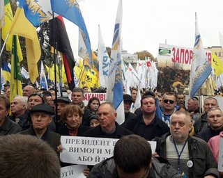 Утром у Рады было около 150 активистов, 60 палаток и 300 правоохранителей