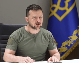 Как турникеты в киевском метро: Зеленский раскритиковал политику "открытых дверей" НАТО (видео)