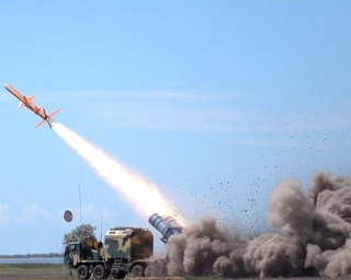 Точный удар: Зеленский заявил об успешном применении ракеты "Нептун" на 1000 км (видео)