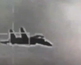 Система "снайпер": F-16 ВВС Тайваня взял на прицел китайский истребитель J-15 (видео)