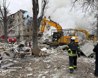 Удар РФ по многоэтажке в Харькове: количество жертв возросло до 11, продолжаются спасательные работы