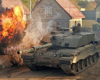 "Два года назад такого не ожидали": как Украина использует британские танки Challenger 2 (видео)