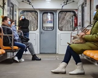 Метро Києва працює в обмеженому режимі після ракетних ударів ЗС РФ, — КМДА