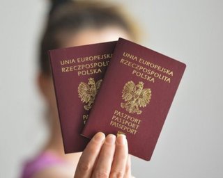 Кінець спрощеного порядку: Польща ускладнює отримання громадянства та зможе позбавити його навіть через роки