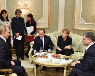 Порошенко не уверен в подписании какого-либо документа в Минске