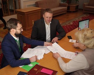 Кандидат от УКРОПа подал документы в Центризбирком