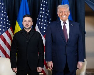 "Зеленський хотів би укласти угоду": Трамп розповів про переговори щодо закінчення війни і назвав перешкоди (відео)