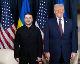 "Зеленський хотів би укласти угоду": Трамп розповів про переговори щодо закінчення війни і назвав перешкоди (відео)