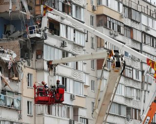 Семьи, пострадавшие при взрыве многоэтажки на Позняках, оформили документы на новое жилье