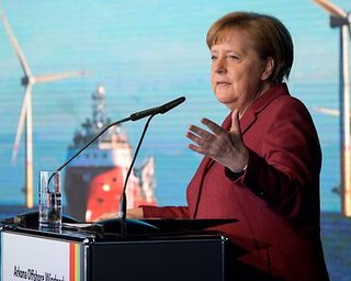 Меркель пригласила Зеленского в Берлин