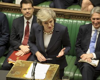 Мэй пообещала уйти в отставку, как только будет одобрена сделка по Brexit