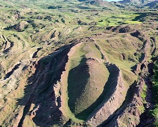 Це не просто камінь: гора у формі човна в Туреччині зберігає залишки Ноєвого ковчега (фото)