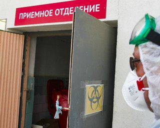 Окупанти в Криму заборонили літнім людям виходити на вулицю