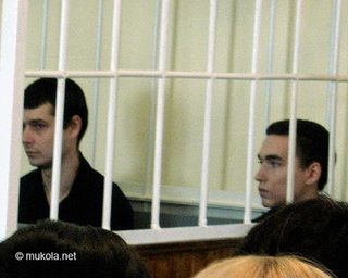 Двое подсудимых отказались признавать вину в изнасиловании и убийстве Макар