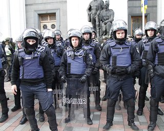 МВД – протестующим: Хоть живите здесь, только порядок не нарушайте
