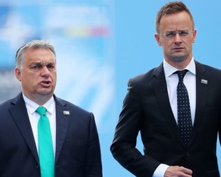 "Платит за нож, которым казнят украинского солдата": ОП обвинил Венгрию в финансировании РФ