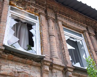 "Шахеды" атаковали Днепр: ВС РФ ударили по инфраструктуре, детскому саду, есть разрушения (фото)