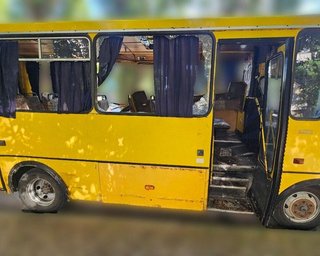 Дрон РФ атаковал маршрутку в Херсоне: двое погибших, семеро раненых (фото)