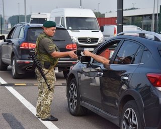 "Возможность есть": забронированные мужчины могут выезжать за границу в отпуск, однако есть нюансы (видео)