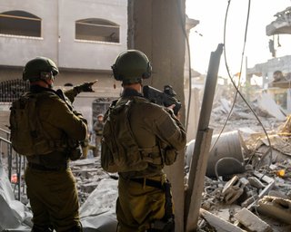 Байден подталкивает Израиль снизить интенсивность боевых действий в Газе, — NYT