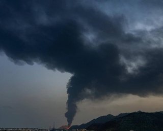 "Этой ночью Ирану будет трудно": в ОАЭ угрожают из-за ударов по нефтебазе в Фуджейре