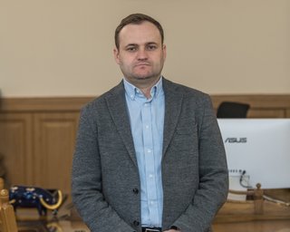 Цвинтар — єдине, що зараз об'єднує нашу країну: міністр розвитку громад