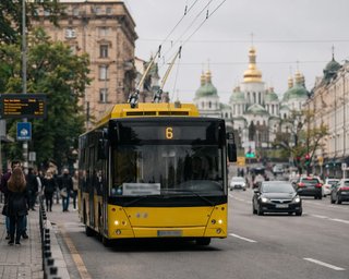На День Незалежності у Києві змінили маршрути тролейбусів: що відомо (схема)