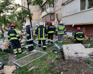 Взрыв на Позняках: соседний дом проверят специалисты