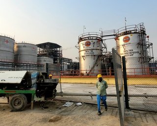 Пов'язана контрактами: Індія продовжить купувати російську нафту, — Reuters