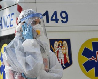 Коли в Україні буде пік та спад хвилі коронавірусу: прогноз МОЗ