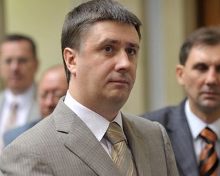 Кириленко призвал международных правозащитников срочно спасать Луценко
