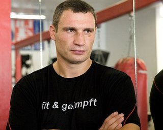 Виталий Кличко начал переговоры с Дэвидом Хэем