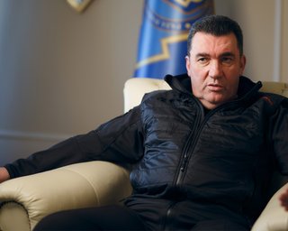 "Увімкнули світло, щоб таргани розбіглися": Данілов вважає санкції РНБО "конституційними"