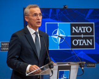 Замість членства: Столтенберг розповів, що НАТО запропонує Україні на саміті у Вільнюсі (відео)