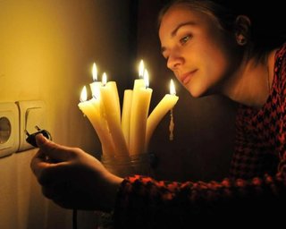 Відключення електроенергії в Україні: де немає світла через грозу і які сьогодні графіки