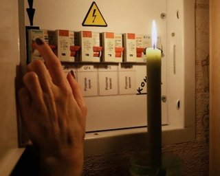 До 10 годин без світла у Києві — це норма: у ДТЕК розповіли про ситуацію в системі