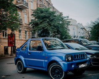 У Києві помітили надзвичайно рідкісний Suzuki Jimny Cabrio (фото)