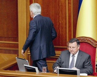 Бютовец подал в суд на Литвина и Мартынюка за языковой закон
