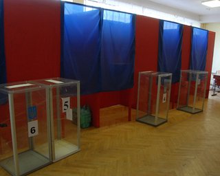 Первые 18 человек сдали документы в ЦИК для участия в перевыборах 15 декабря