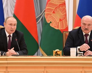 "Ошибки после СССР, вызовы и угрозы": что обсудили Путин и Лукашенко в Минске