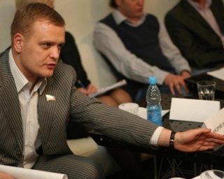 У регионала Пинчука украли документы, iPad, ключи от квартиры и деньги, разбив стекло в машине