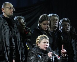 Основные кандидатуры на пост премьера - Тимошенко, Яценюк и Порошенко