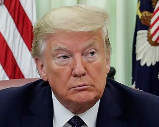 Протесты в Миннеаполисе: Twitter скрыл пост Трампа из-за "героизации насилия"