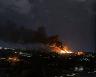 Окупований Луганськ масовано атакували дрони: у місті сильна пожежа і перебої зі світлом (фото, відео)