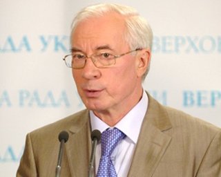 Азаров будет говорить с Путиным о газе и космосе